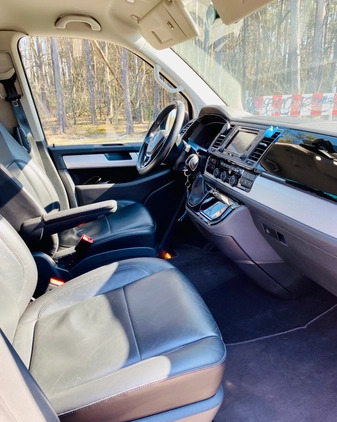 Volkswagen Caravelle cena 179000 przebieg: 131000, rok produkcji 2017 z Warszawa małe 154